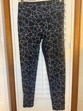 Victoria's Secret Black Leggings with Light Gray Geometric Lines